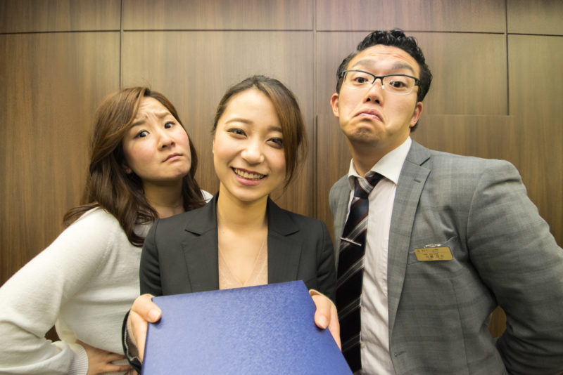 オワハラは無視。自分が進むべき正しい企業をしっかりと考えつくすべし。